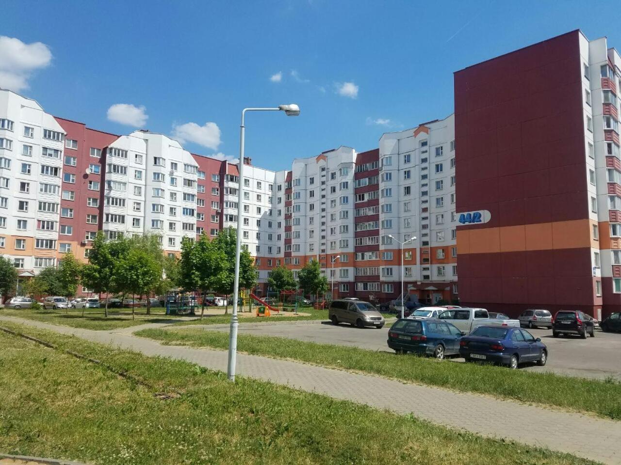 Apartment On Metro Mihalova Minsk Eksteriør billede