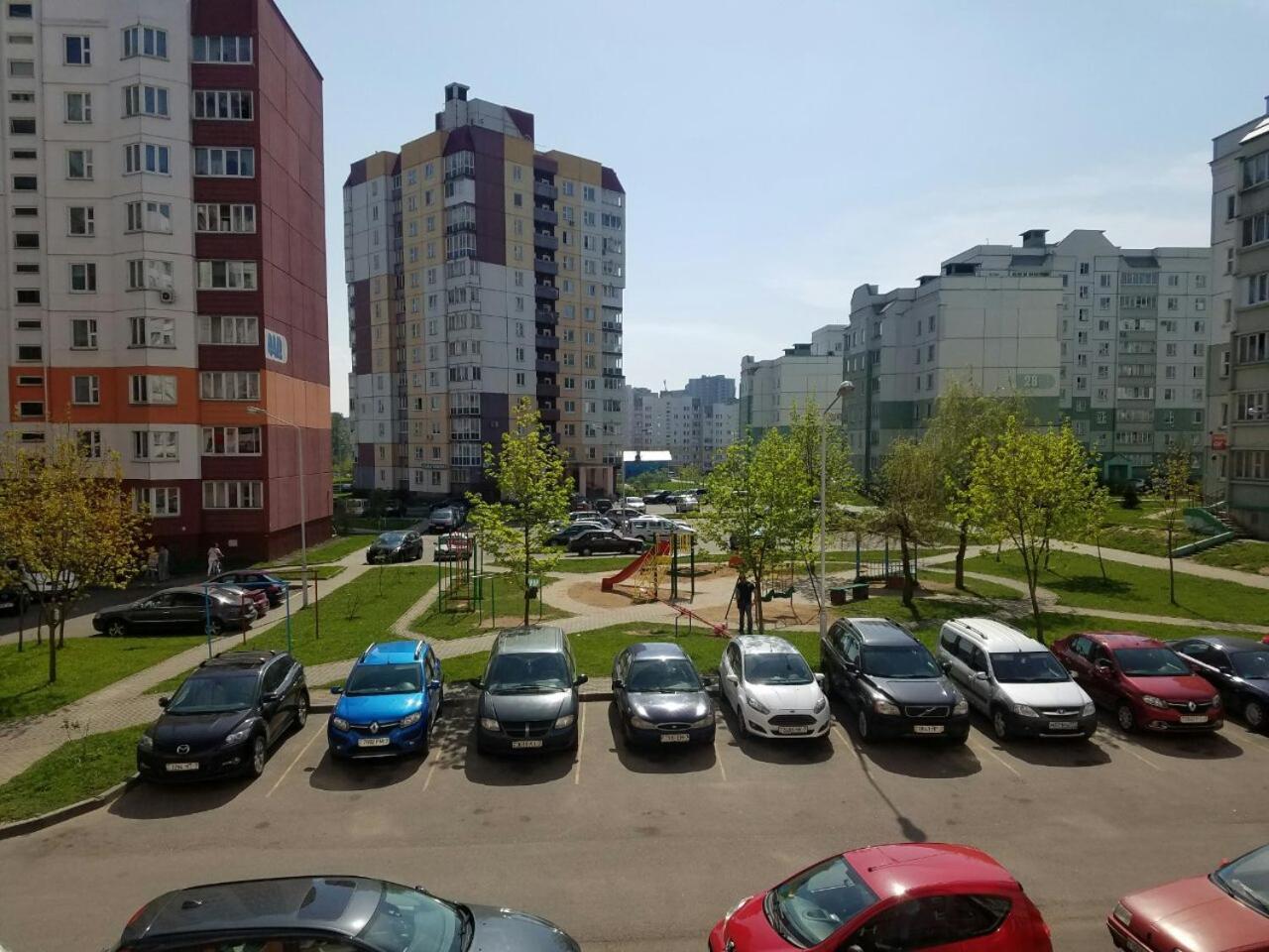 Apartment On Metro Mihalova Minsk Eksteriør billede
