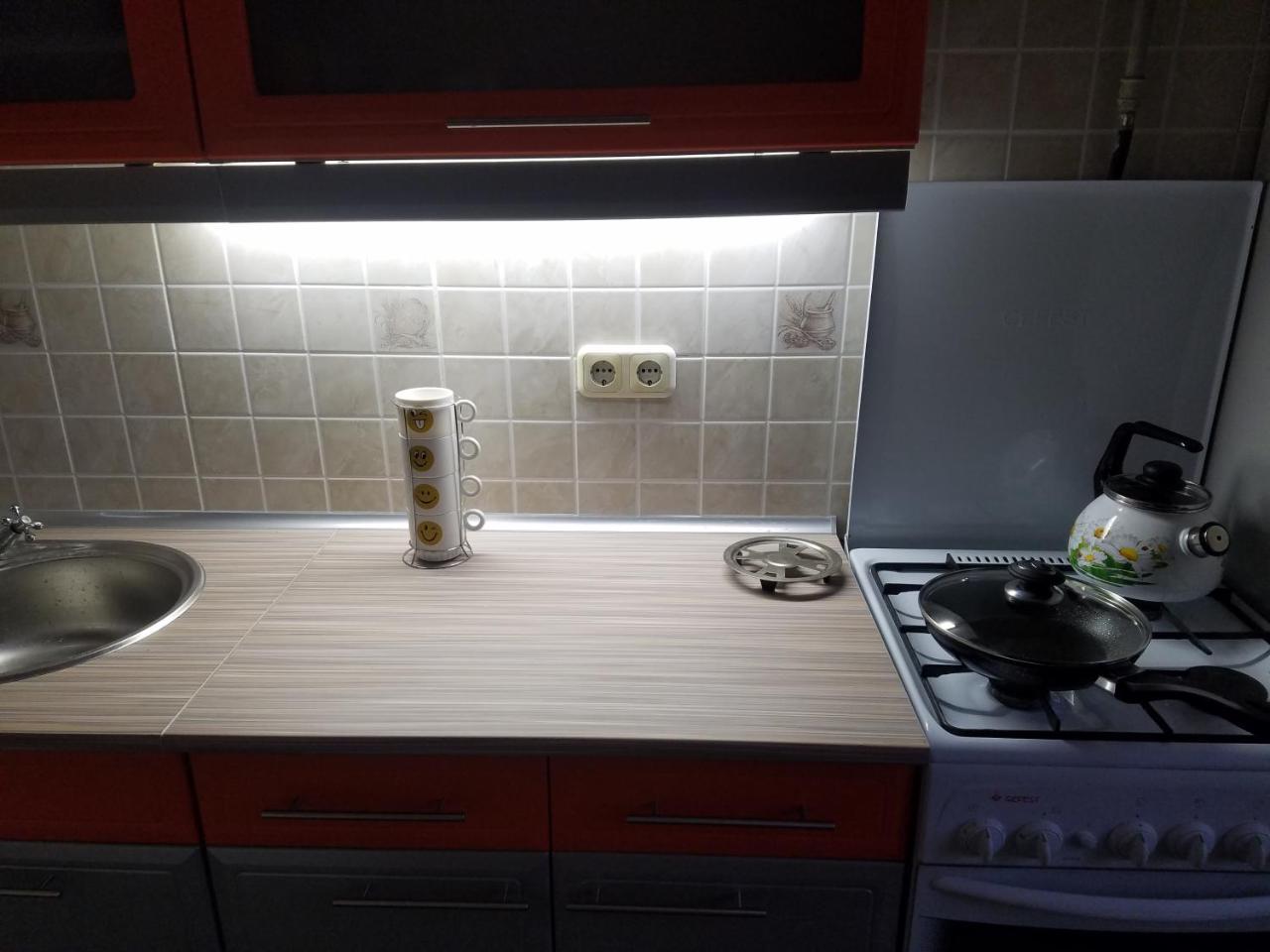 Apartment On Metro Mihalova Minsk Eksteriør billede