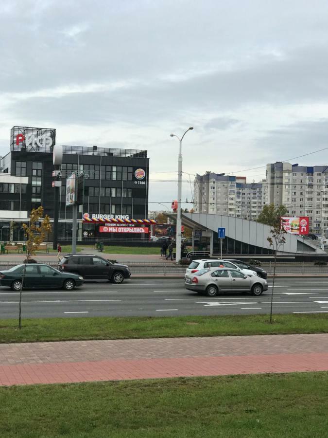 Apartment On Metro Mihalova Minsk Eksteriør billede